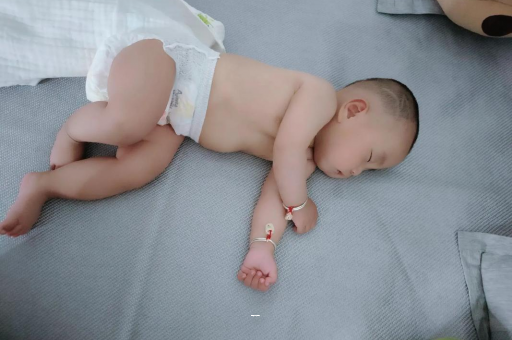 舞钢宝宝突然很多眼屎